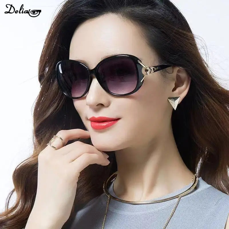 Óculos de sol redondos clássicos femininos com bloqueio UV, óculos de sol texturizados, gradiente preto, óculos de sol para áreas externas, óculos de sol feminino UV400