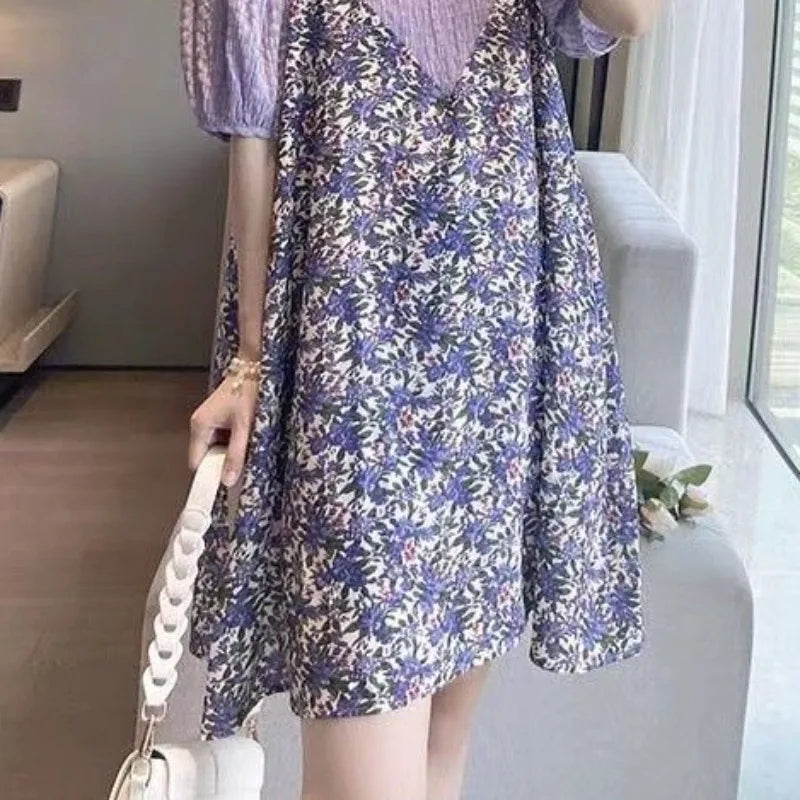 Vestido de verão para mulheres grávidas, comprimento médio, solto, tamanho grande, idade reduzida, floral, chiffon, emenda, saia falsa de duas peças